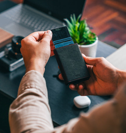 Billetera Tarjetero Noble - Gris con Rojo